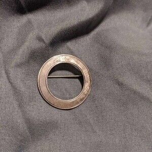 Simple Silver circle pin